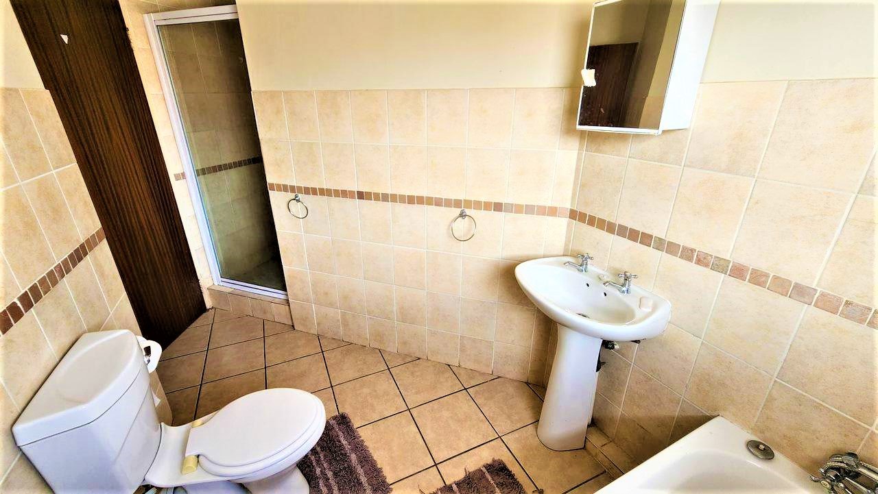 2 Bedroom Property for Sale in Fleurdal Free State